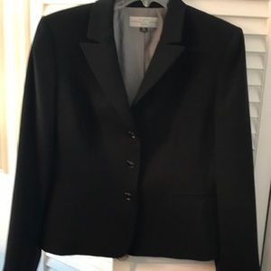 Tahari  Blazer snap button design